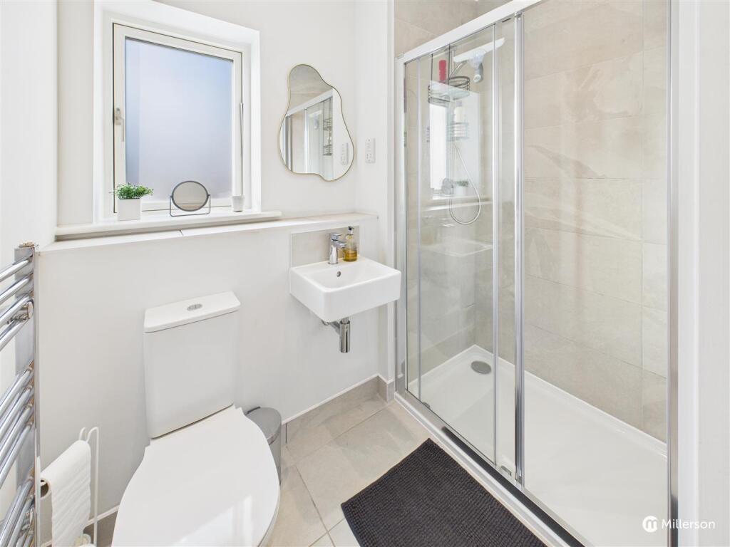 Ensuite to Bedroom One