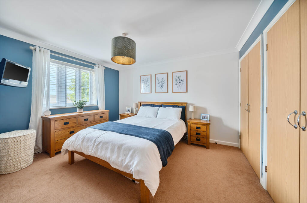 1295595-20-685d59...