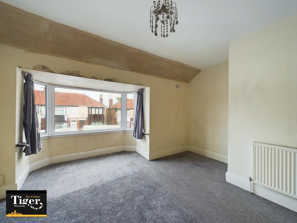 CAM02176G0-PR0318...