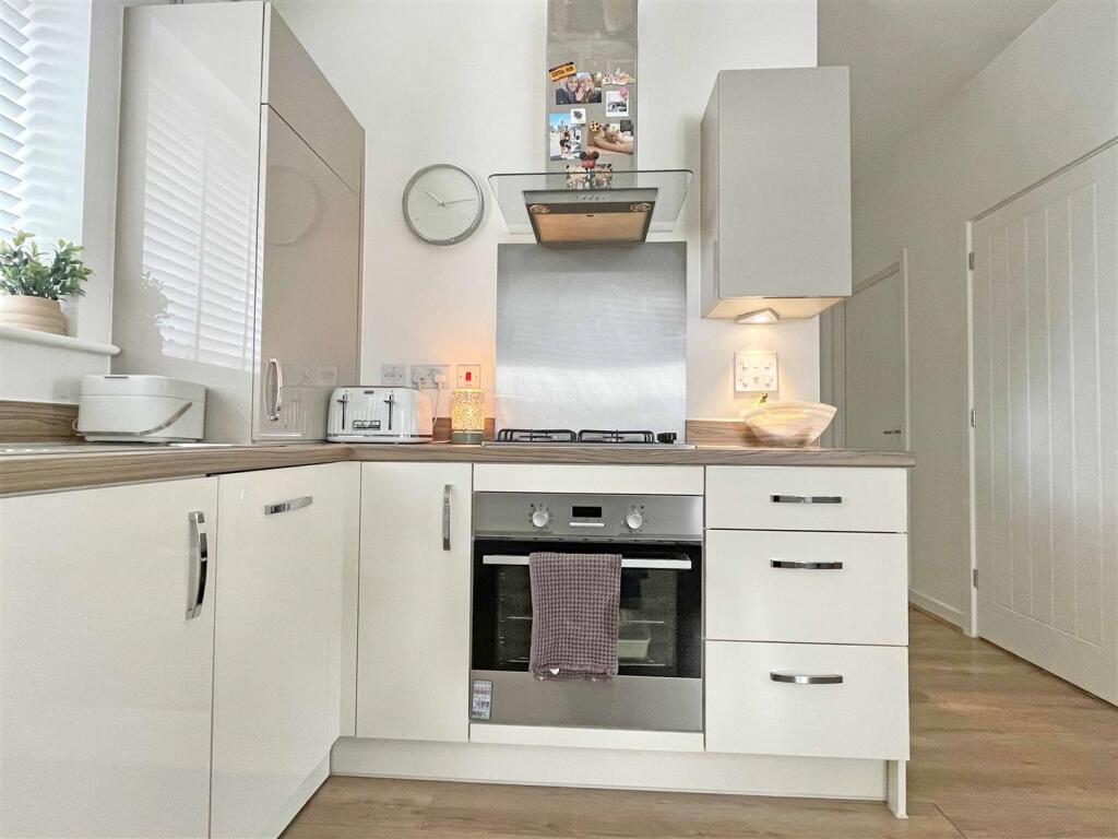 kitchen2.jpg
