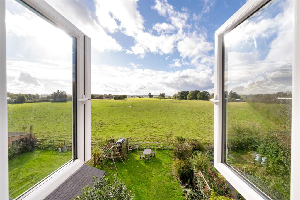 1 heath villas tn26 (23).jpg