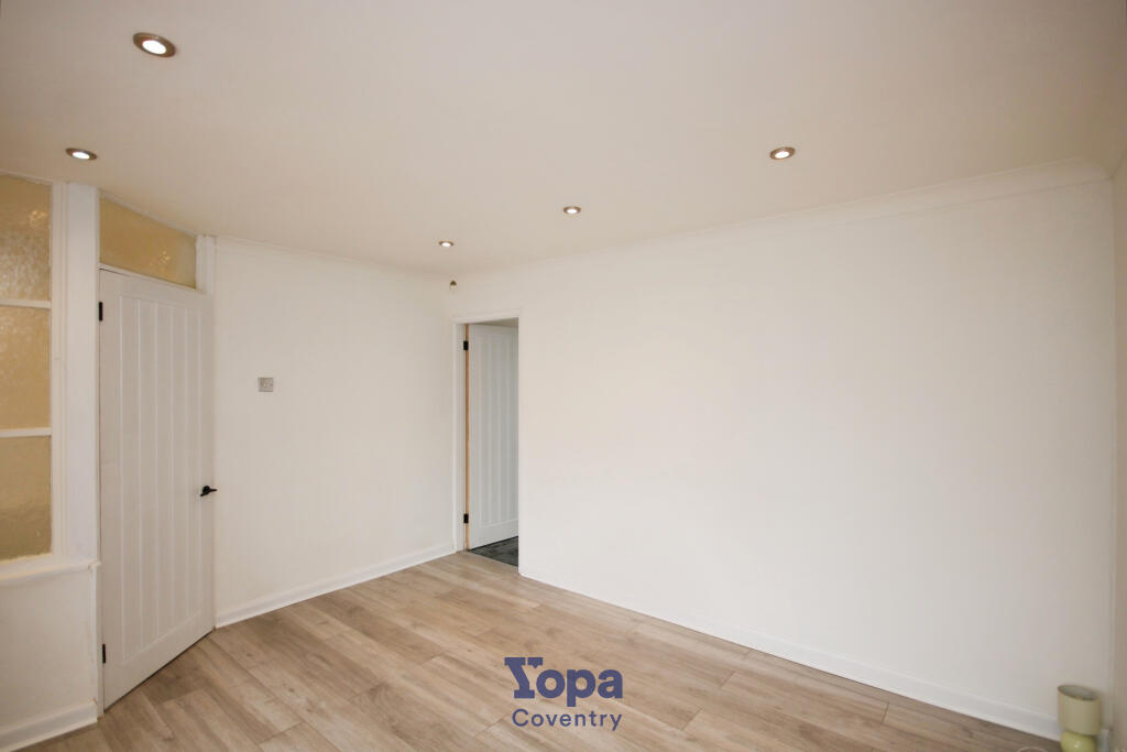 F519ebc0-Living 20room 203.JPG