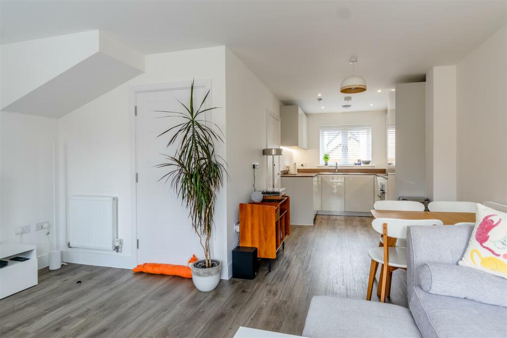 Lounge / Dining Room