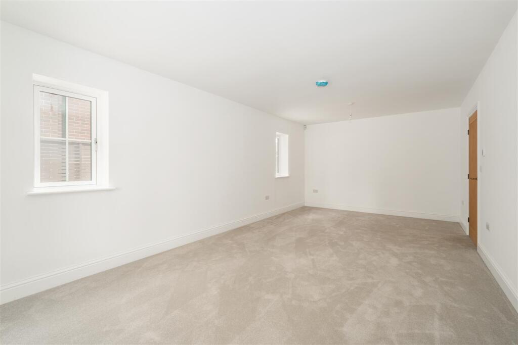 Living Room-2.jpg