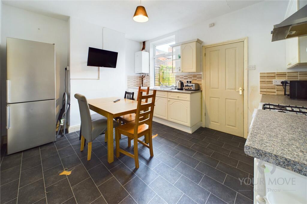 Kitchen/Social Area