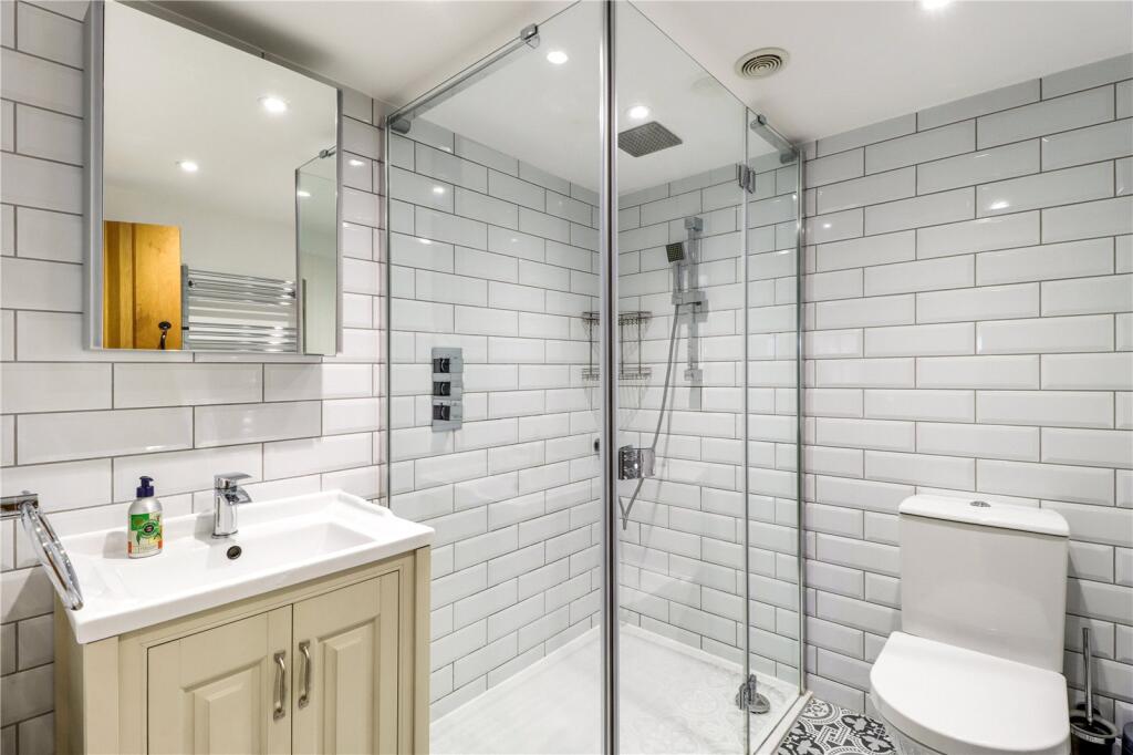 En Suite Shower Room