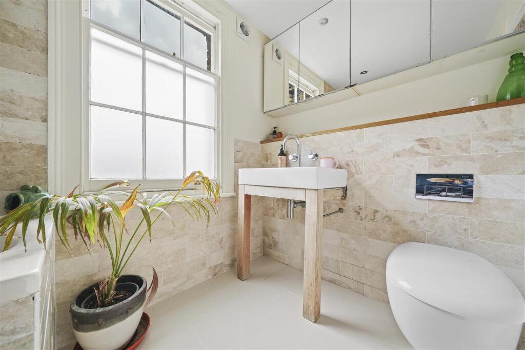 Grosvenor Park Road, E17