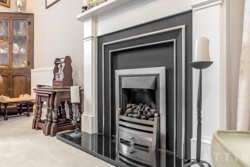 8 Blyth Mews, Halesworth, IP19 8FB (45).jpg