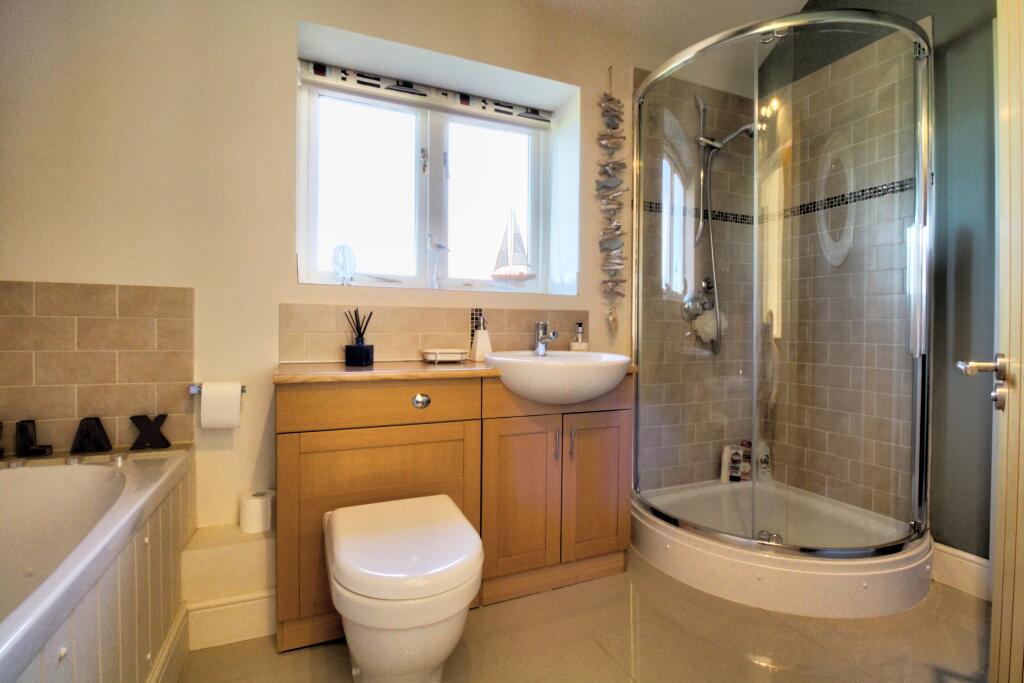17Family Bathroom