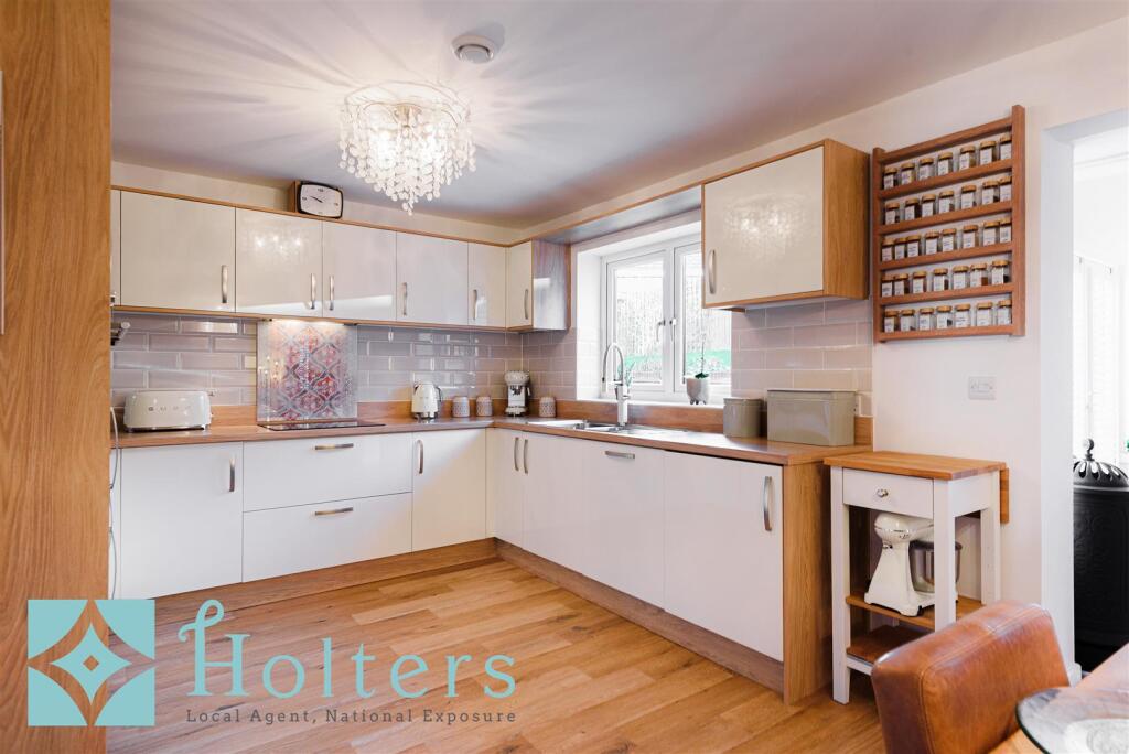 10 Highnam Crescent, Clee Hill-15.jpg