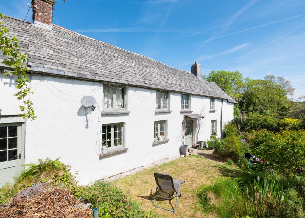 Farmhouse &amp; Garden