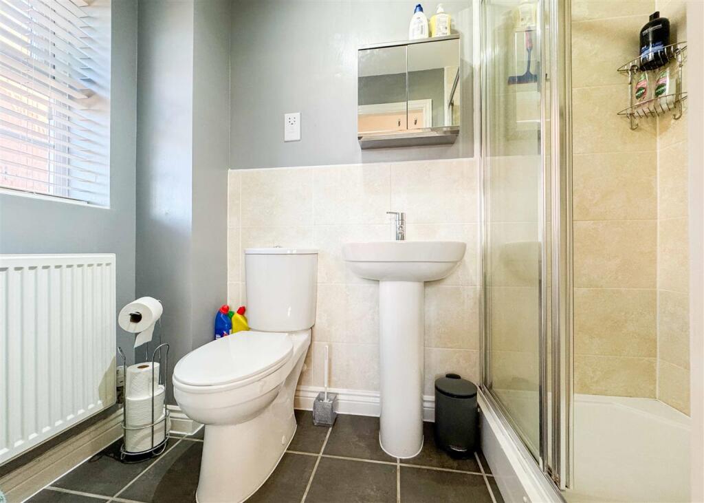 SECOND ENSUITE