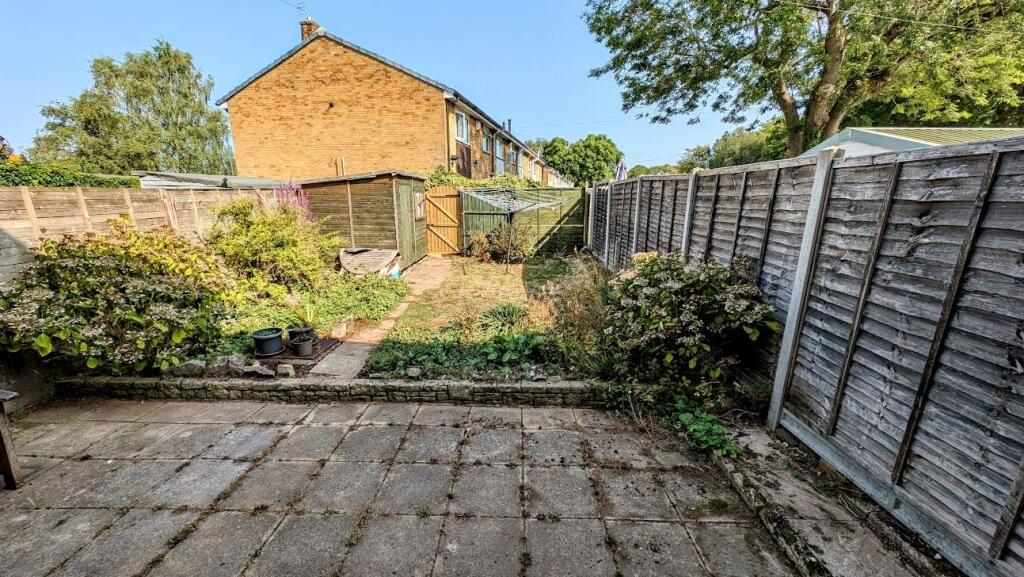 5 Sunningdale rear garden 1.jpg
