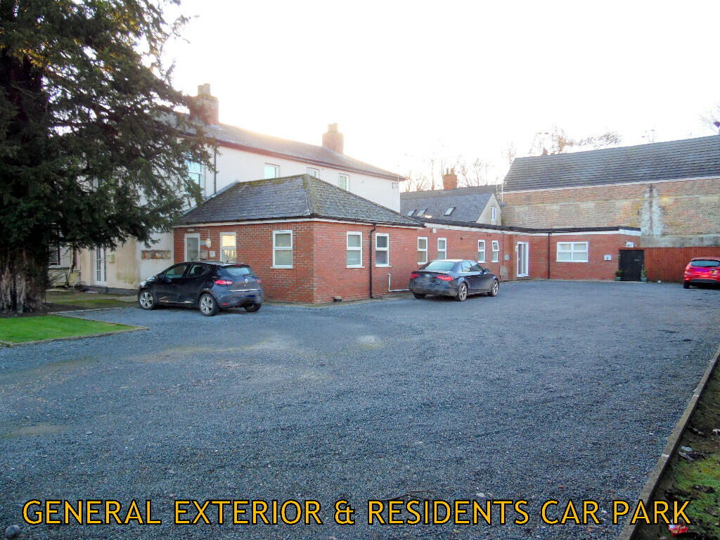 EXTERIOR &amp; PARKING