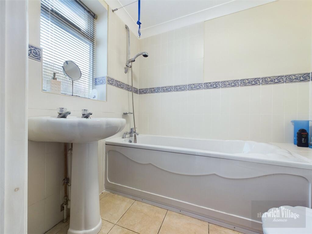 Lower Grd Floor Bath