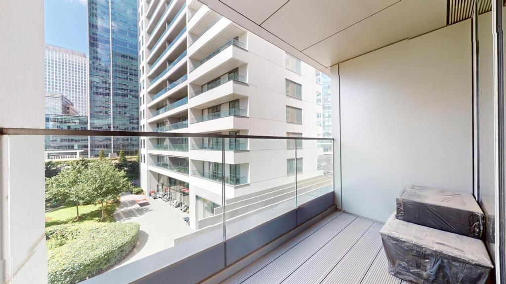 10 Park Drive property for Sale by Barrain London 