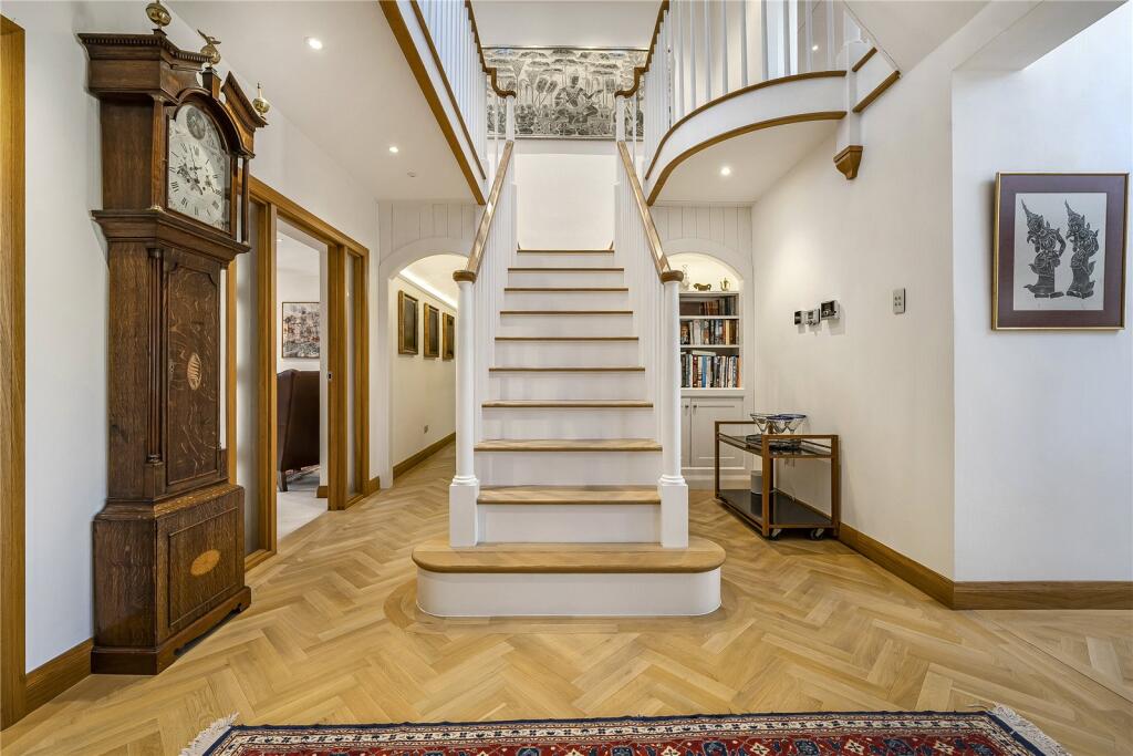 Feature Staircase
