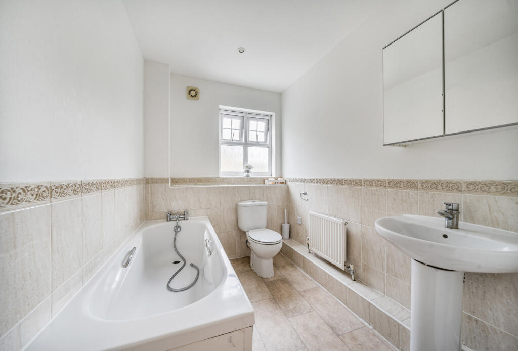 1327366-7-6878eee...