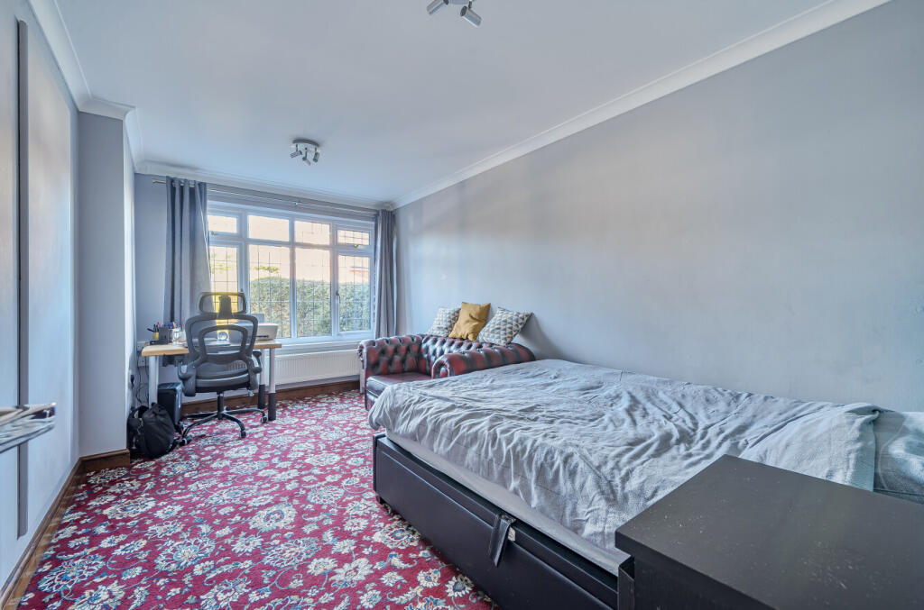 1371777-26-68fb53...