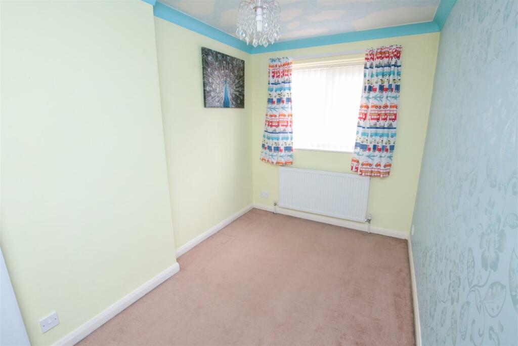 BEDROOM 4