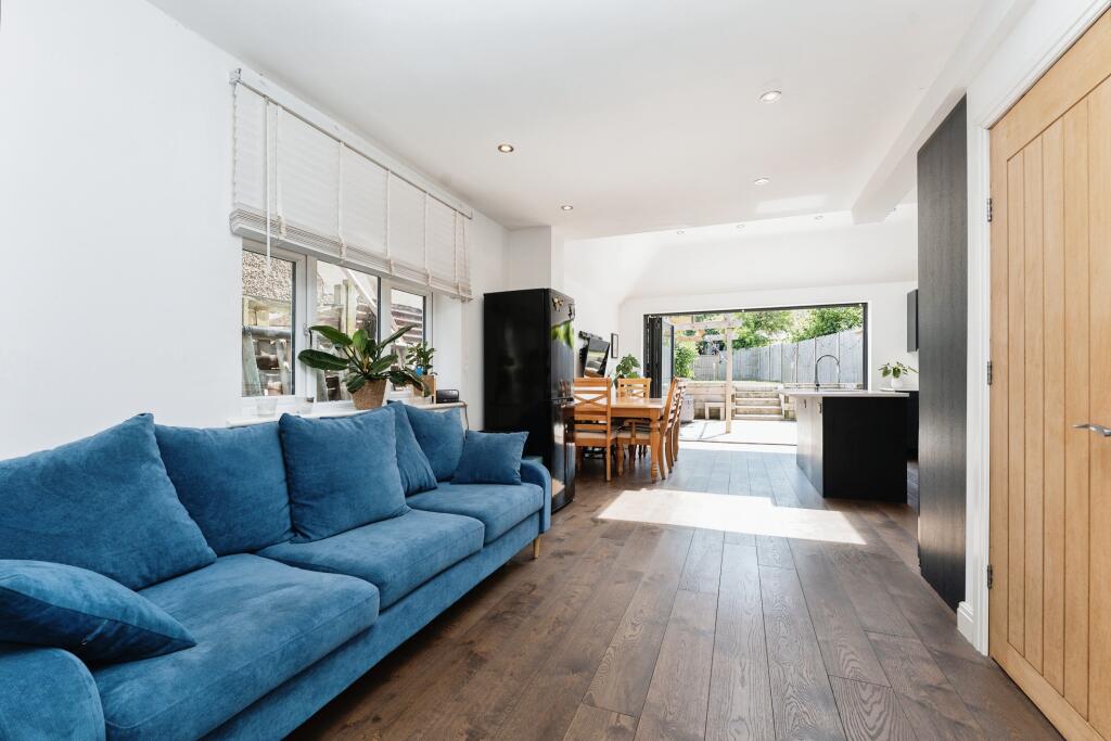 Lounge / Kitchen