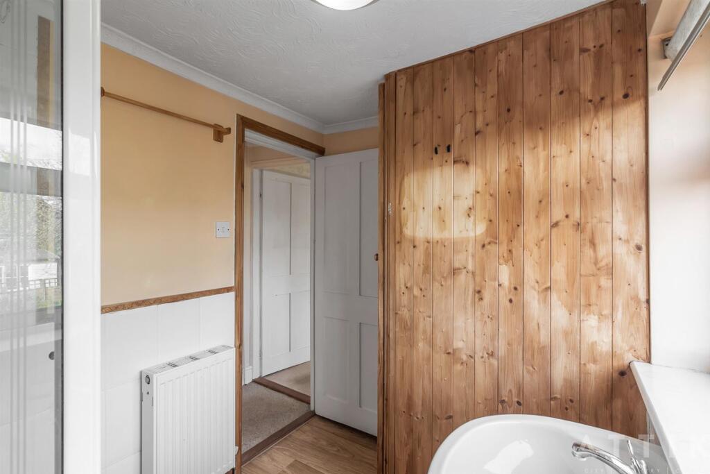 28 Norwich Road Halesworth IP19 8BX (18).jpg