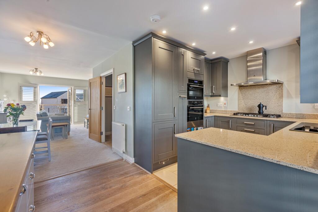 A08 - 22 Sharkham Drive Brixham - 250206