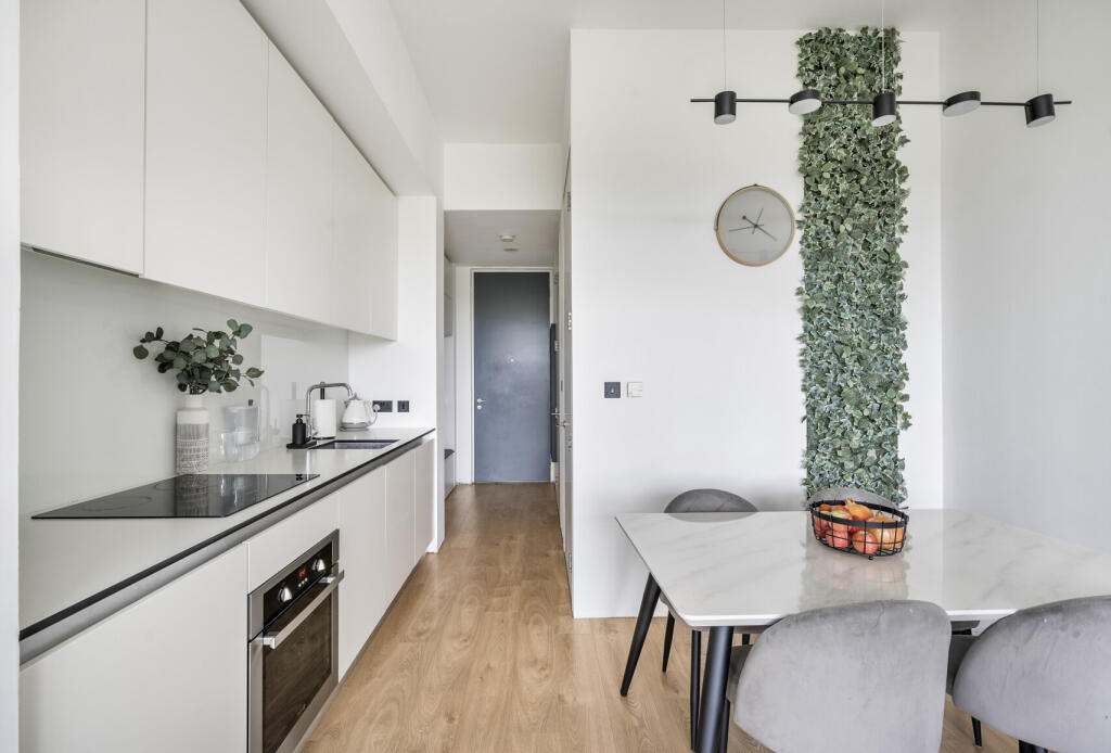 1309062-13-684972...