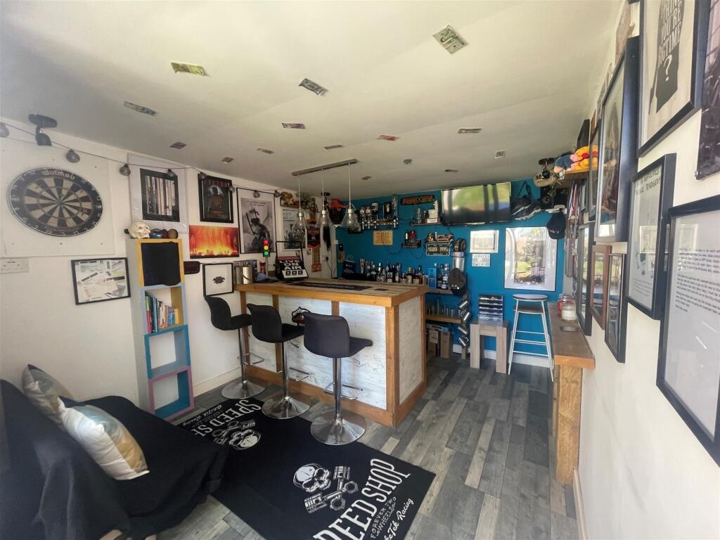 Workshop/Outbuildings