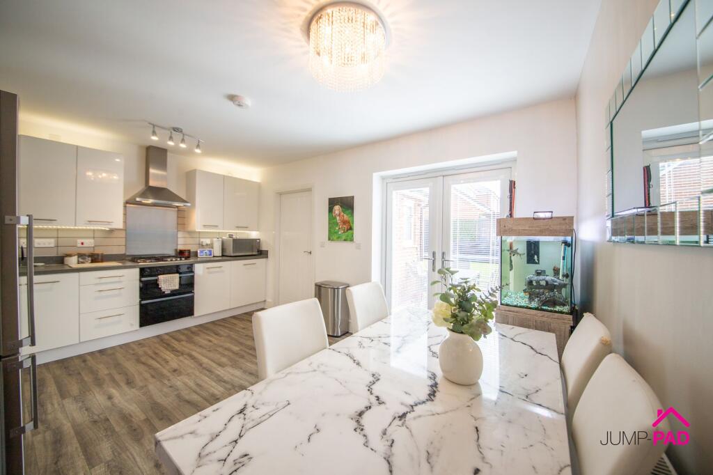 Kitchen / Dining Room