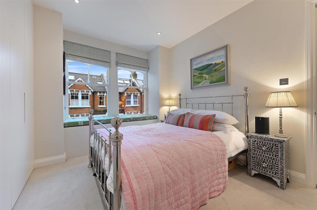 Ormiston Grove - BedroomB3 (1).JPG