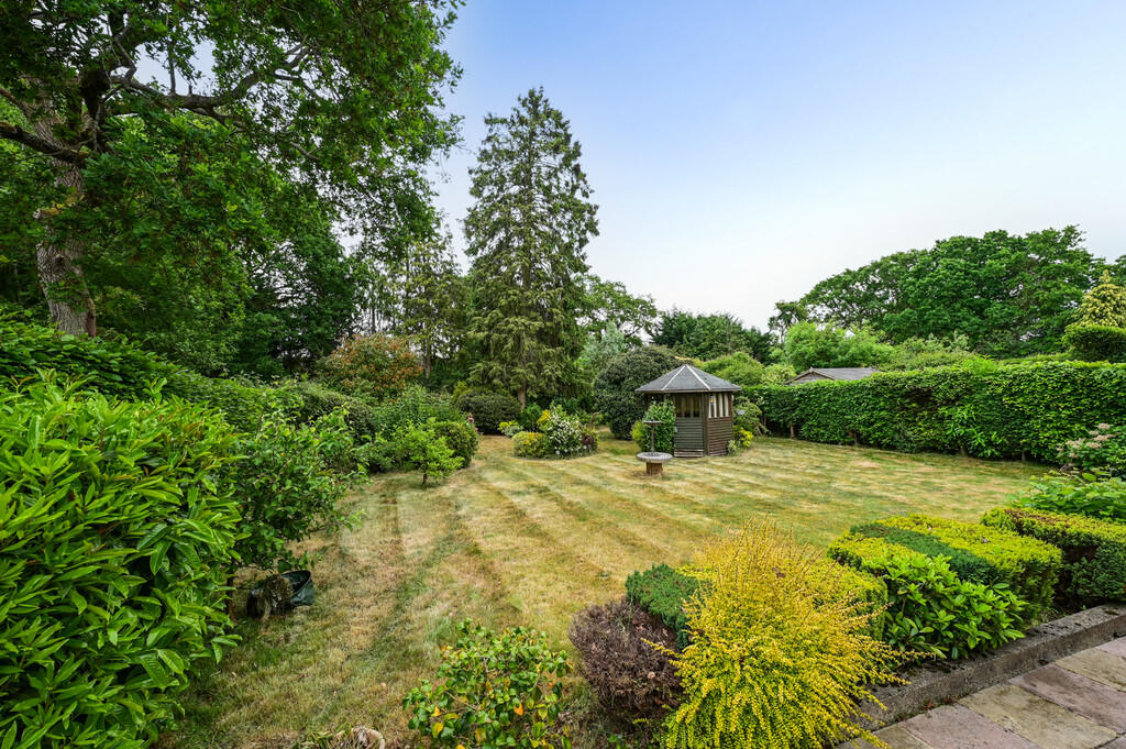 22 Frogmore Rd (7...