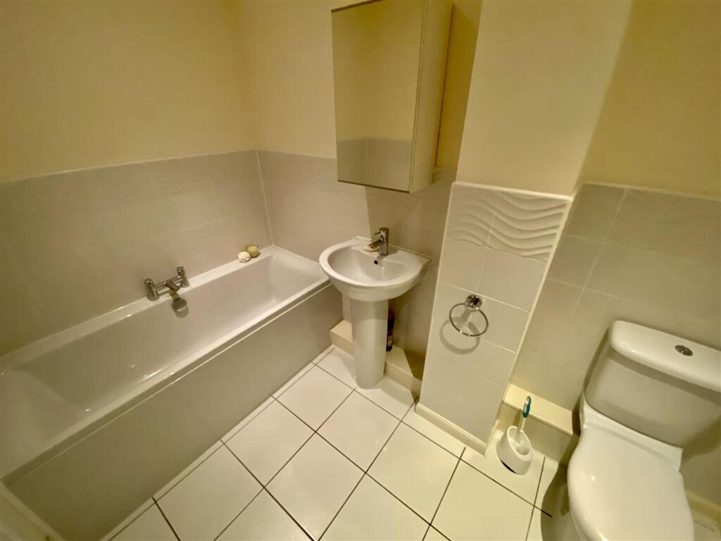 Bramleys Estate Agents - Marmaville Court - Mirfie