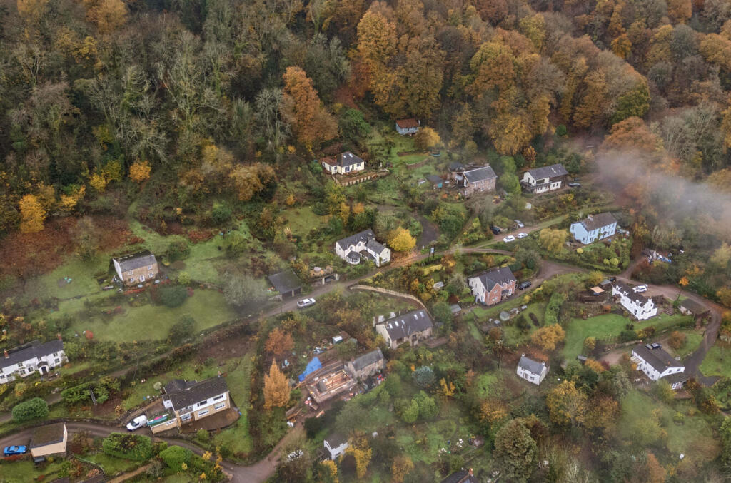 1375480-6-691216a...