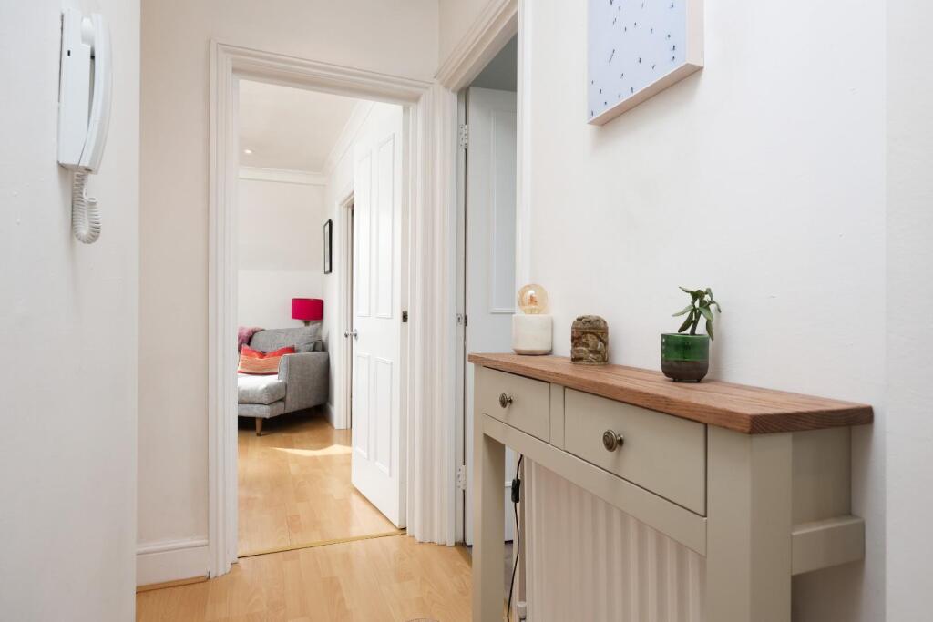 2FF 13 York Gardens 13.JPG
