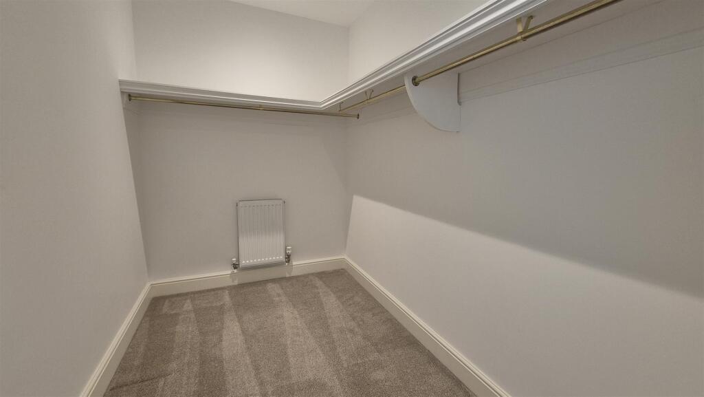 Master Wall In Wardrobe