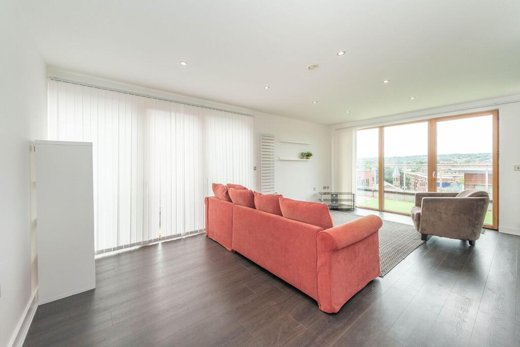 SITTING/DINING ROOM AND FITTED KITCHEN