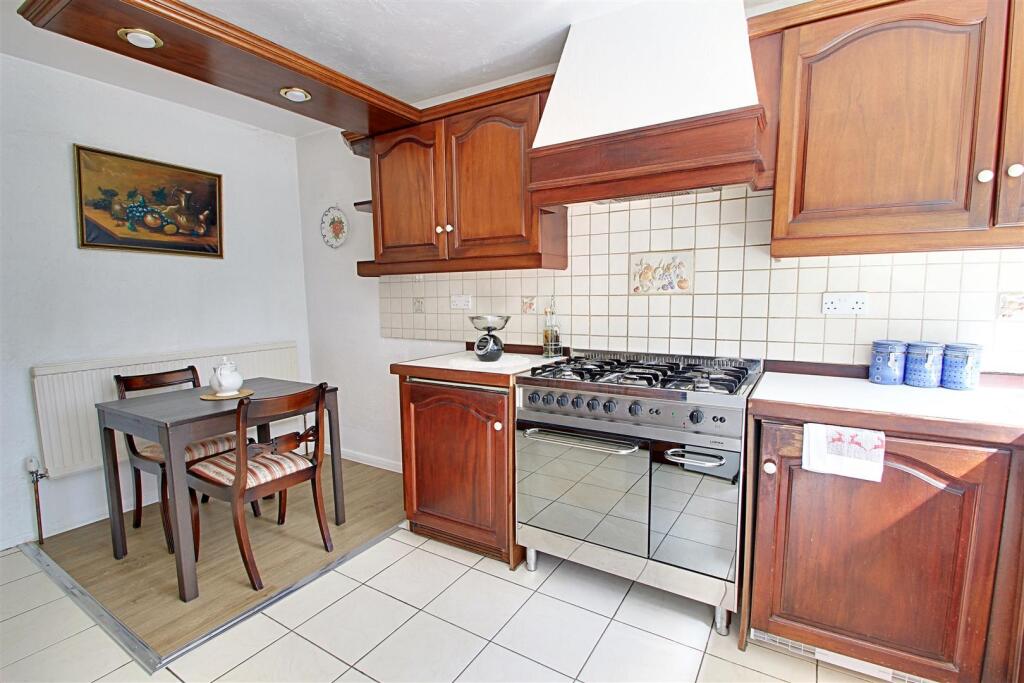 Kitchen Breakfast Room 1.jpg