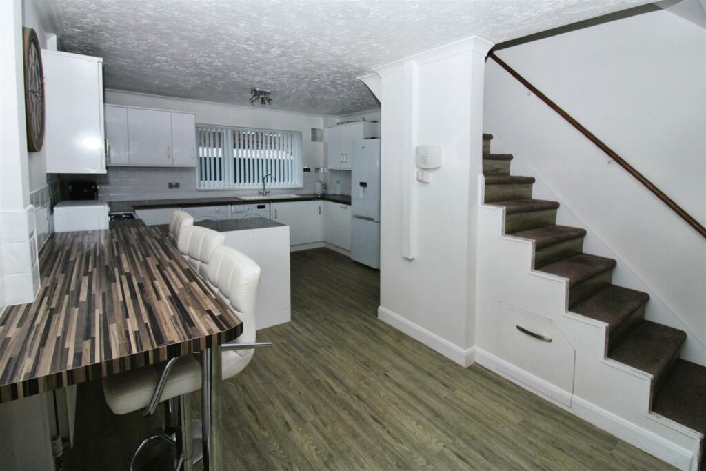 Fitted Breakfast Kitchen