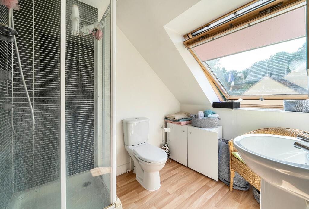 1299750-17-683049...