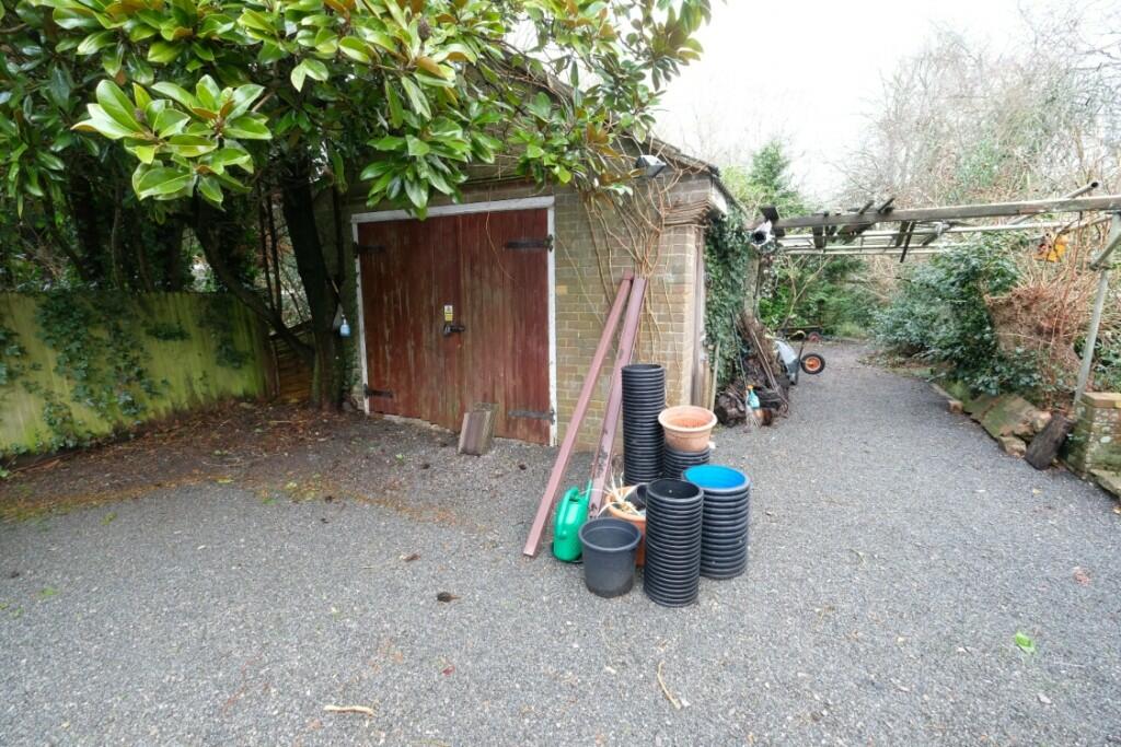 GARAGE