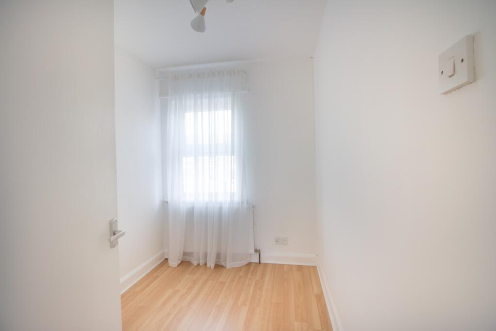 Brackenhall Road Adam Hendry EweMove Bedroom 3