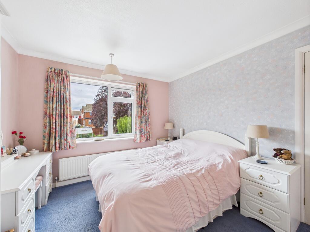 CAM01354G0-PR0562-STILL011