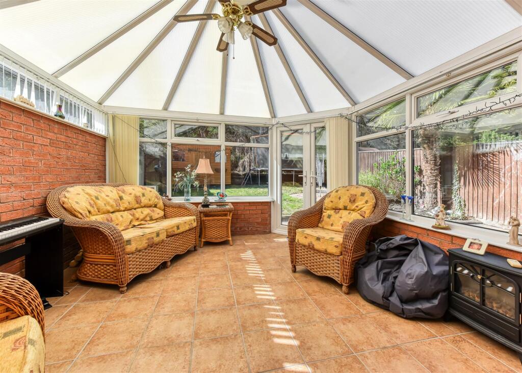 35 Hellier Drive-Conservatory.jpg