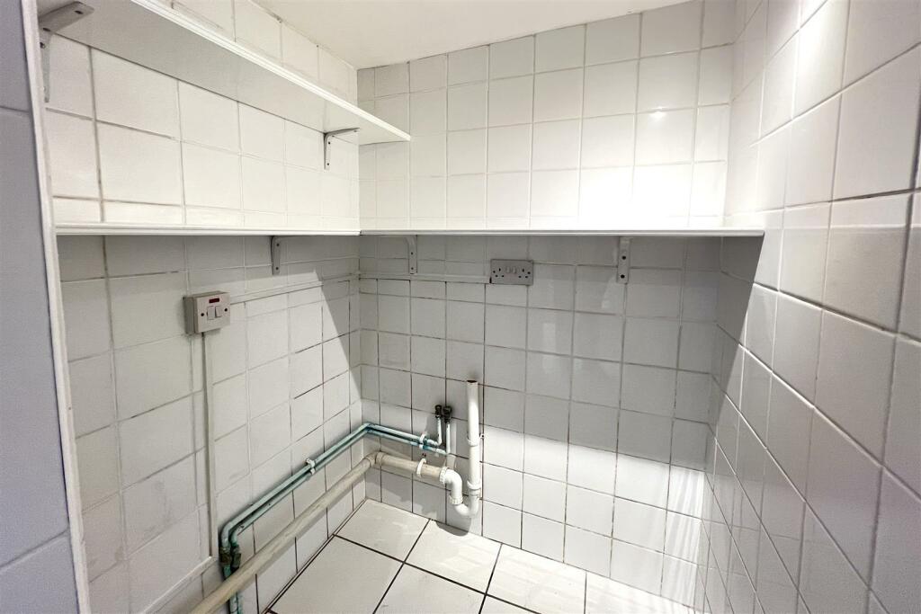 Utility Room.JPG