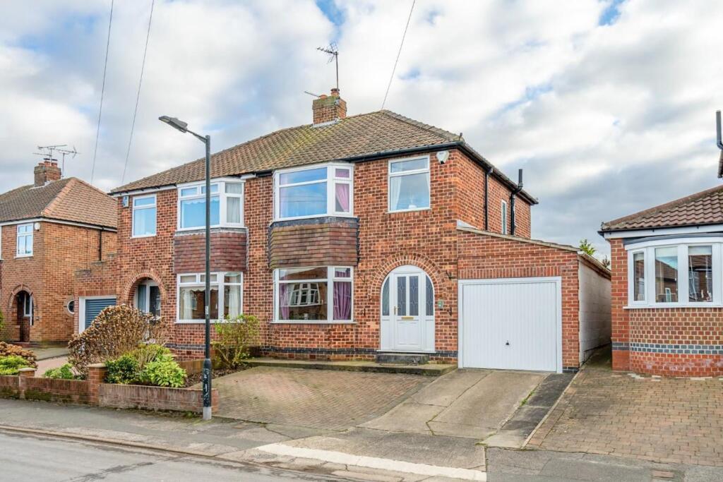 Newland Park Drive, Hull Road, York