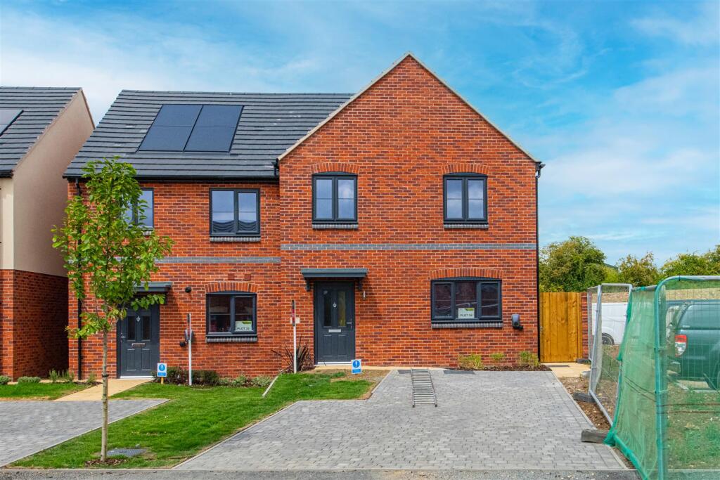 Ahern Close, Bozeat, Wellingborough