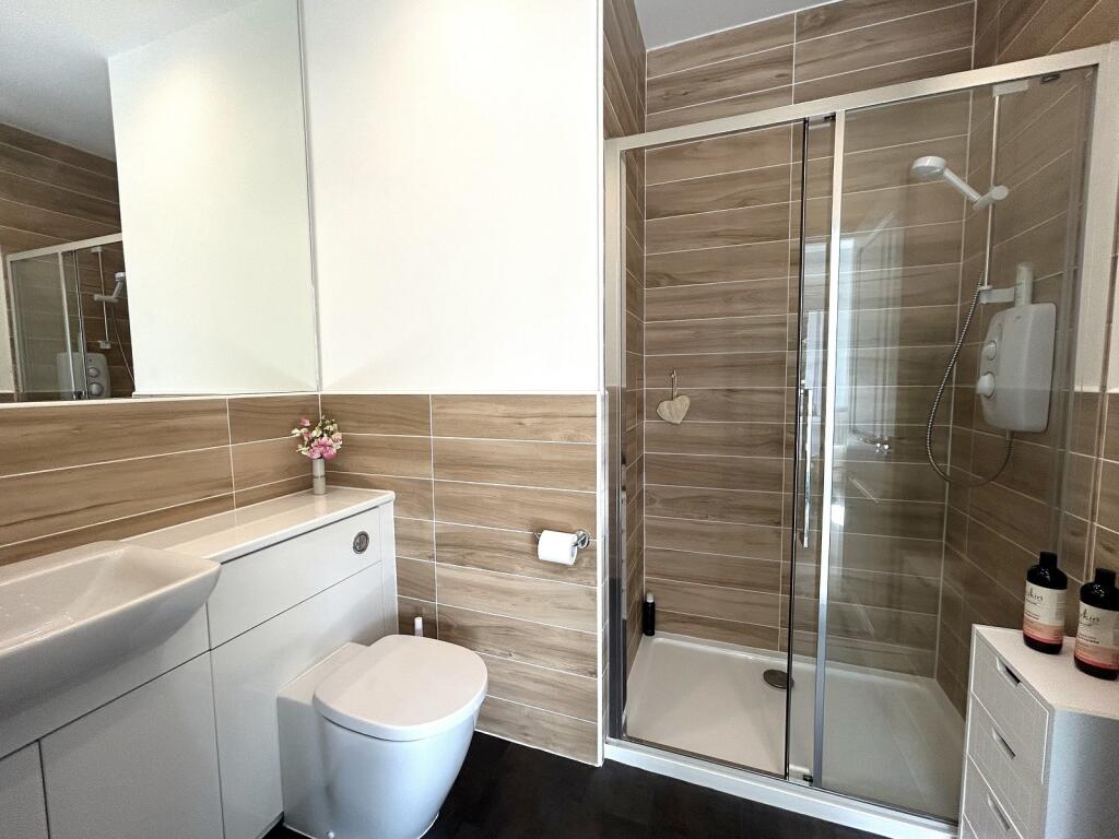 Principal Bedroom En Suite