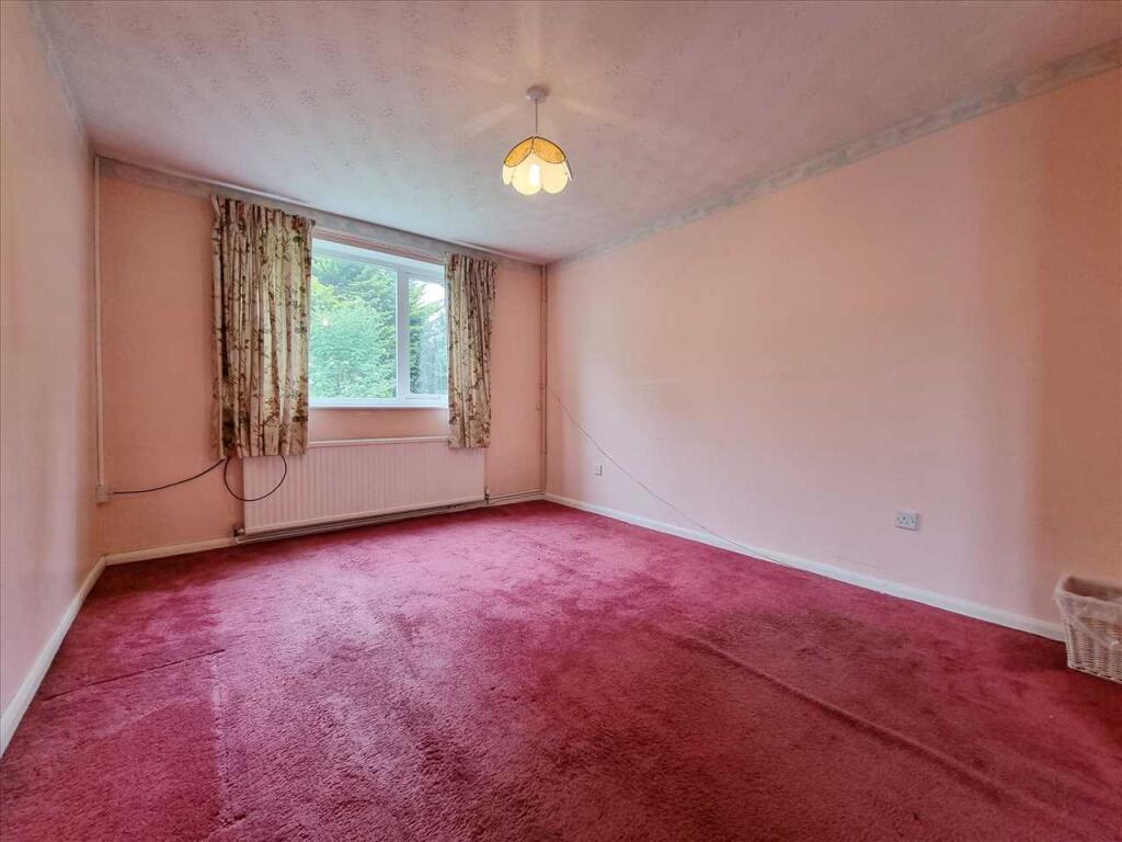 Bedroom 1: