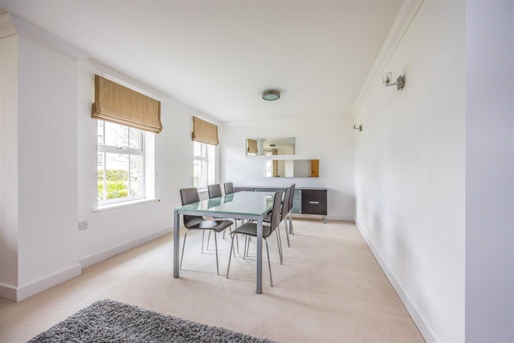 Flat 12, Bay View Gardens 14b, West Cliff Road, Bo